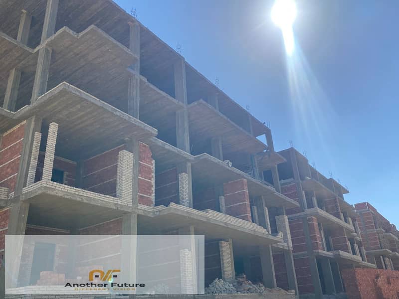 Own an apartment with distinctive features at Compound Lugar in New Zayed—a prime location. - Więcej