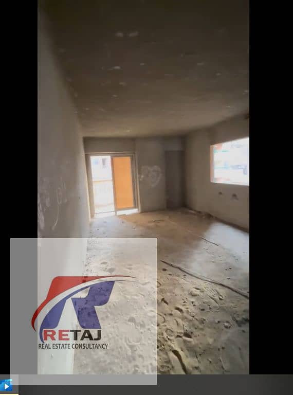 Investment opportunity: 200 sq m / 3rd floor, prime location with a garage space / Modern building, steps from Makram Ebeid and Ahmed Fakhry Streets - Altro