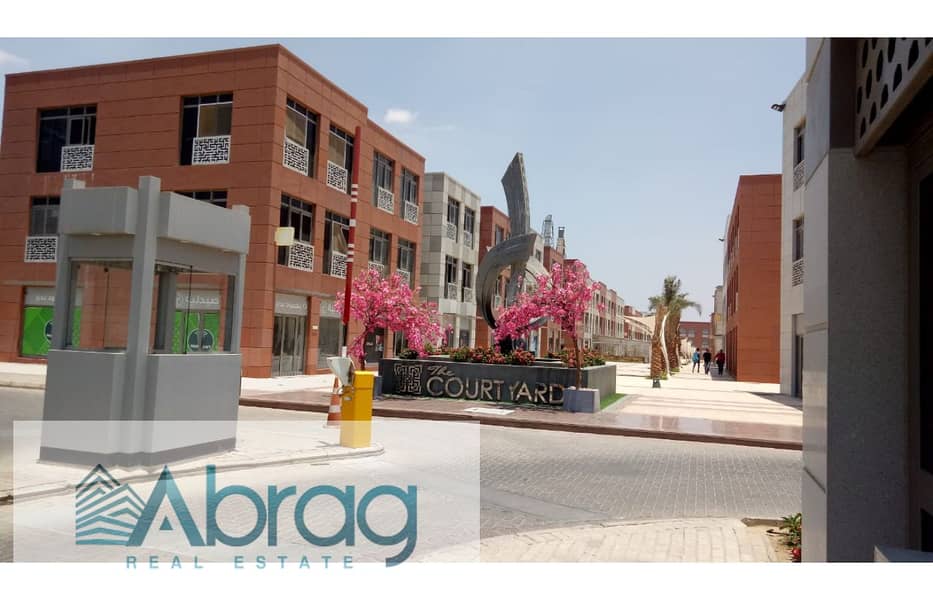 Ground floor commercial shop for sale in The Courtyard Mall, heart of Sheikh Zayed, with a high return on investment. - Bild 3