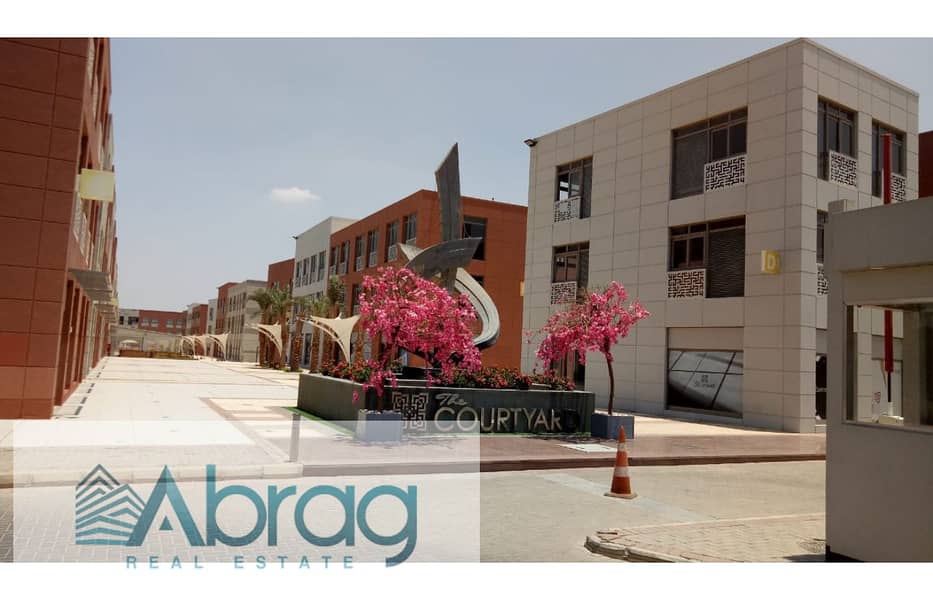 Ground floor commercial shop for sale in The Courtyard Mall, heart of Sheikh Zayed, with a high return on investment. - Bild 4