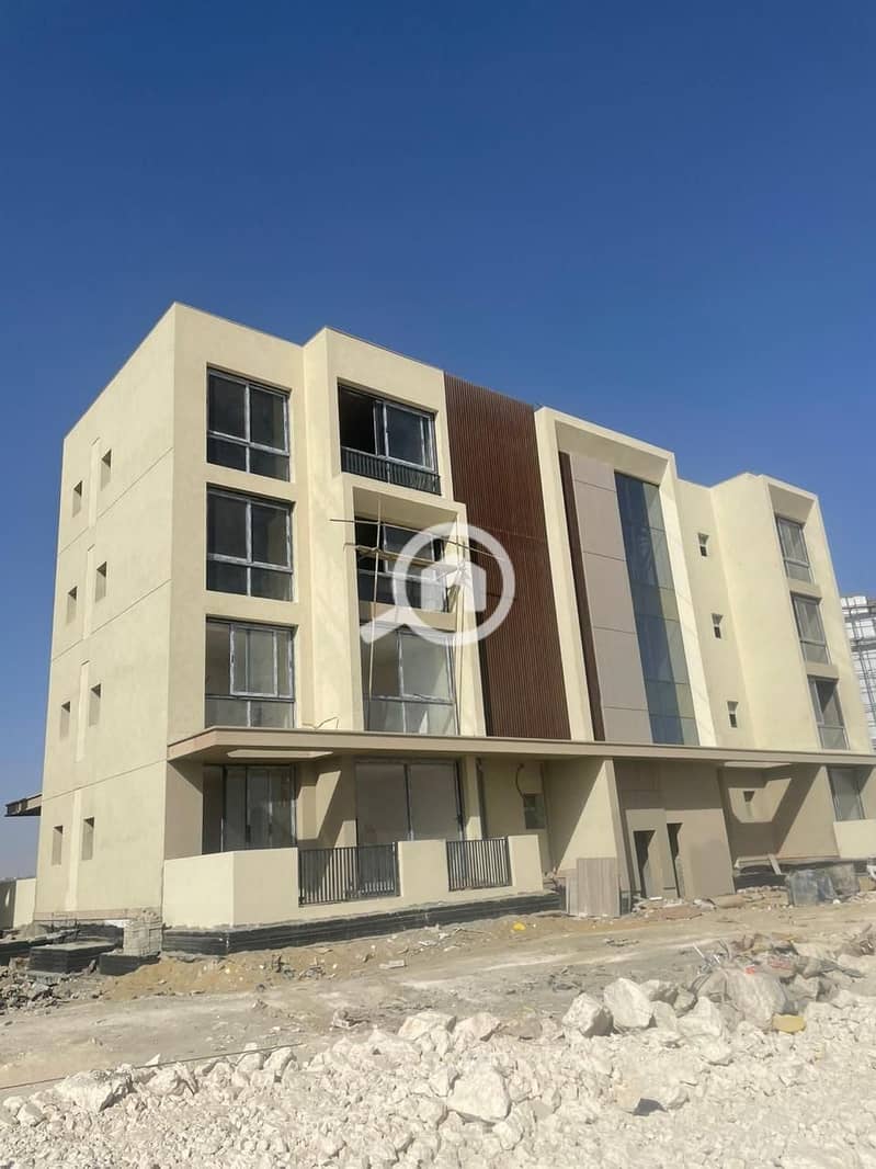 Luxury 164 SQM Apartment in PX By Palm Hills Developments - Altro