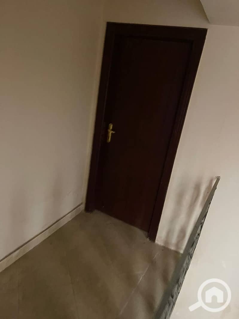 5 1000396832. jpg