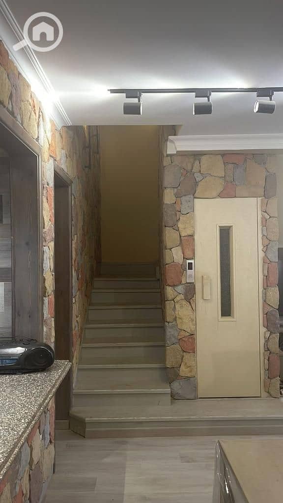 Independent villa for sale in Mountain View Chill Out Park, October - Altro