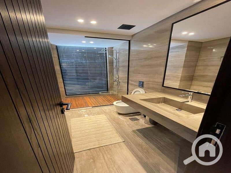 10 d6de1bf5-bfdc-446f-b52c-1d5ccc5c7d77. jpg