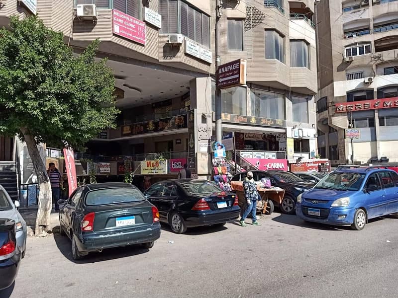 محل ٣٧٠ متر رخصه تجارى دور اول ناصيه شارع كليوباترا محل ٣٧٠ متر رخصه تجارى دور اول ناصيه شارع كليوباترا