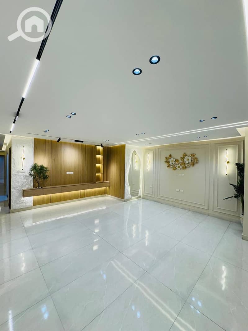 For those who want luxury, safe investment, and upscale housing VIP before the floatation, at the beginning of the year and before the new prices, behind the central axis and behind the Al-Najda Square in the fourth district next to Royal and Egyptian and Nile schools next to Mirvana Center and Al-Din, a 205 square meter apartment consisting of 3 rooms. - Prikaz 5