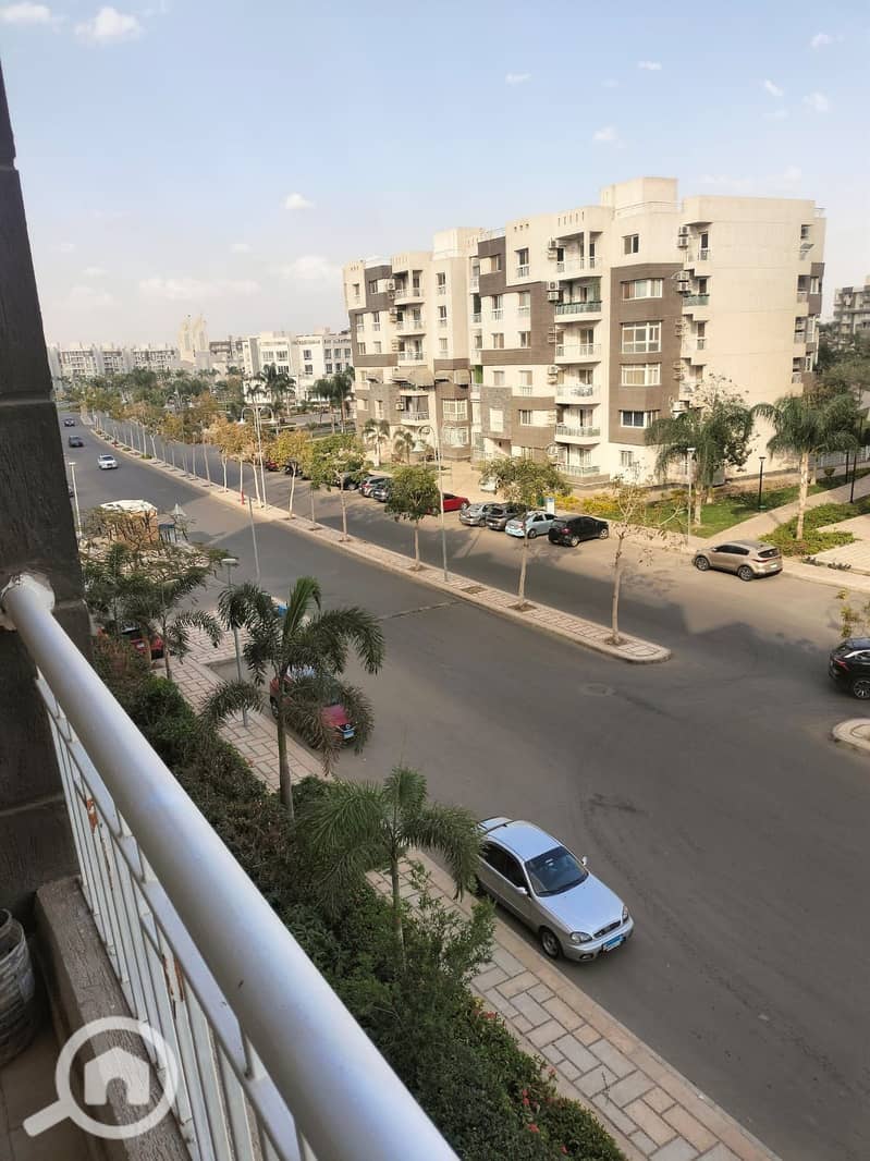 78m² two-bedroom apartment for rent in Madinaty (B12). Located on a typical floor, featuring views of the street and garden, and situated just steps a - Vista 2