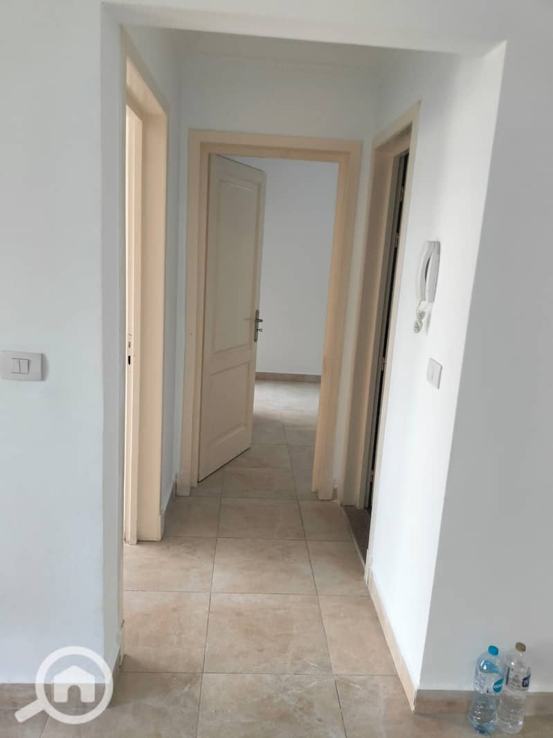 78m² two-bedroom apartment for rent in Madinaty (B12). Located on a typical floor, featuring views of the street and garden, and situated just steps a - Altro