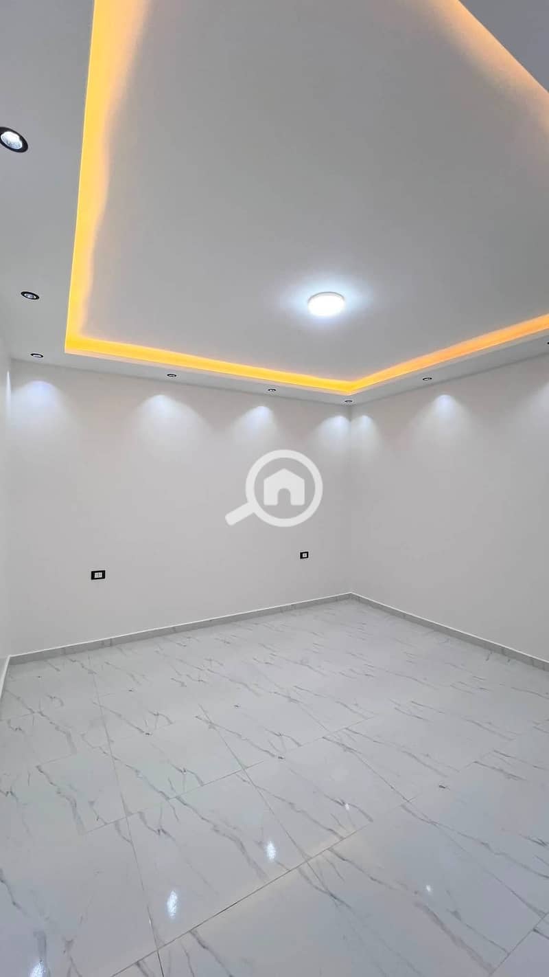 8 1000830108. jpg