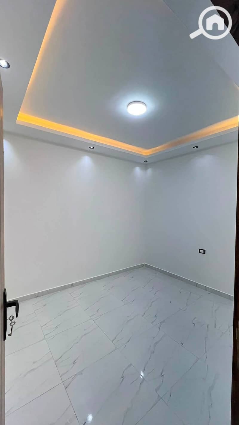 9 1000830109. jpg