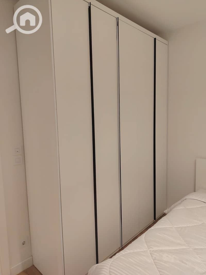 28 1000284220. jpg