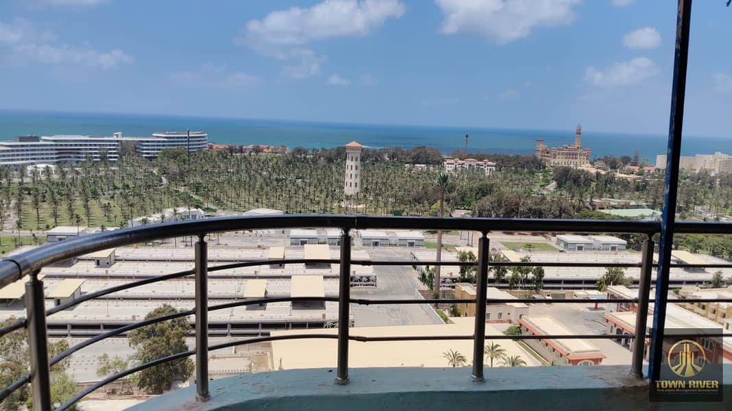 A unique opportunity to buy an apartment in Mandara, opposite Montazah Palace, Alexandria. Excellent location with sea and Montazah Palace views. Supe - Aanzicht 2
