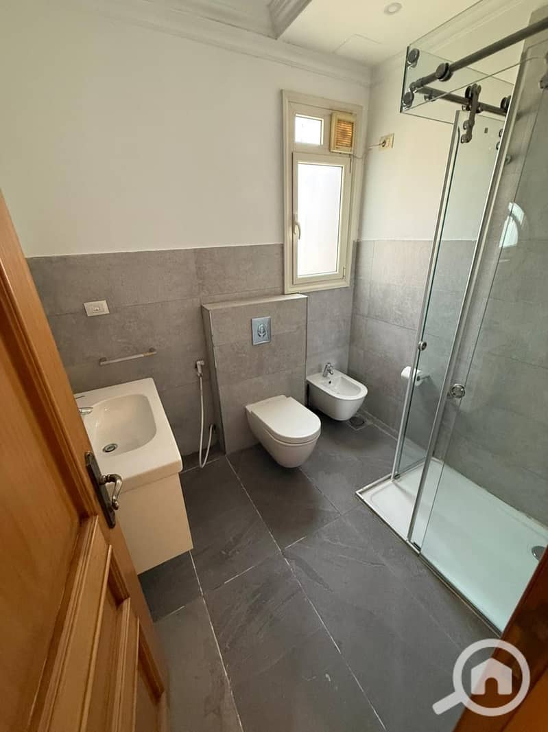 8 9664d7d2-f2f7-4e24-9ac7-4f2659cdb5d8. jpg