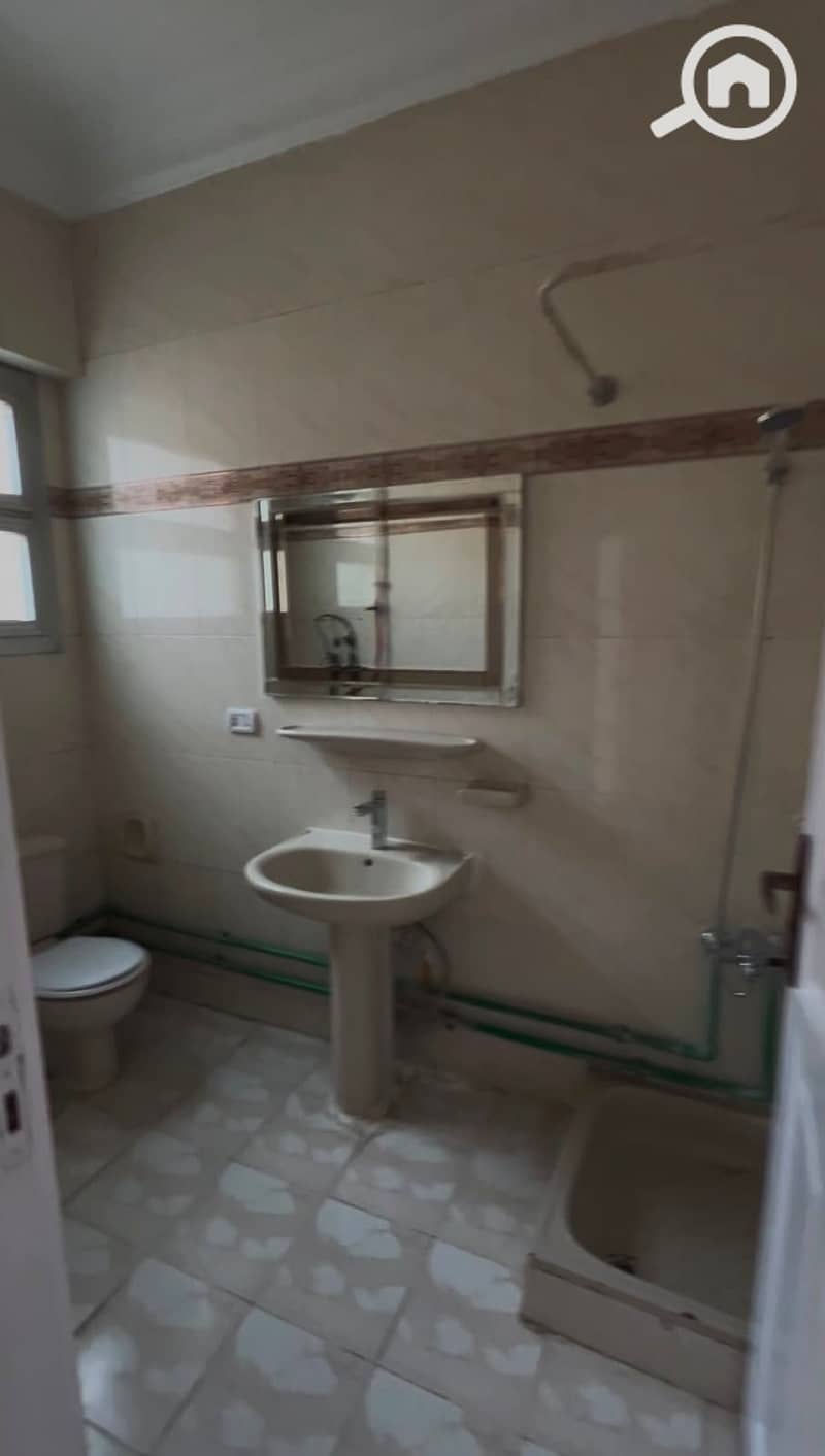 2 1000358705. jpg