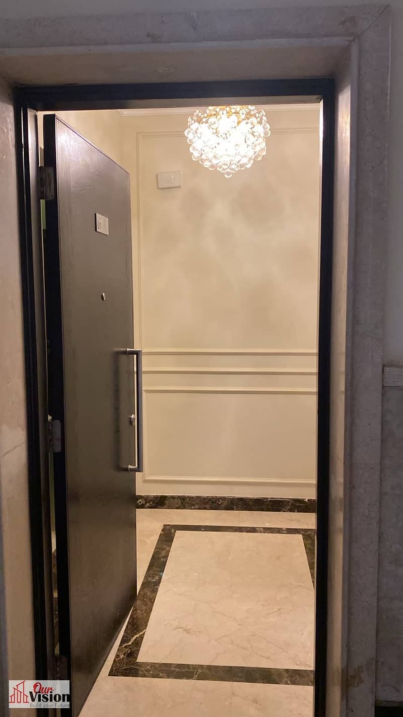 apartment . . Westown- courtyard 201 M + 86 garden 3 bed 2 bath Fully finished Marble floor, Bathrooms: Spanish borselain، Shutters all overl the - Bild 4