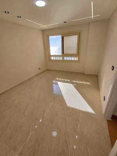 3 Bedroom Flat for Sale in Sidi Beshr, Alexandria - شقة علي البحر اسكندرية مع باكية 3 Bedroom Flat for Sale in Sidi Beshr, Alexandria - شقة علي البحر اسكندرية مع باكية