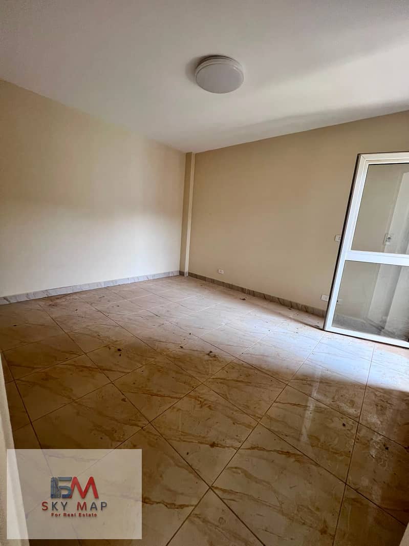 Pay 4,600,000 and take possession of a 116-square-meter apartment in Madinaty’s newest phase, B12. It is a prime fourth-floor unit featuring a garden - Ansicht 6