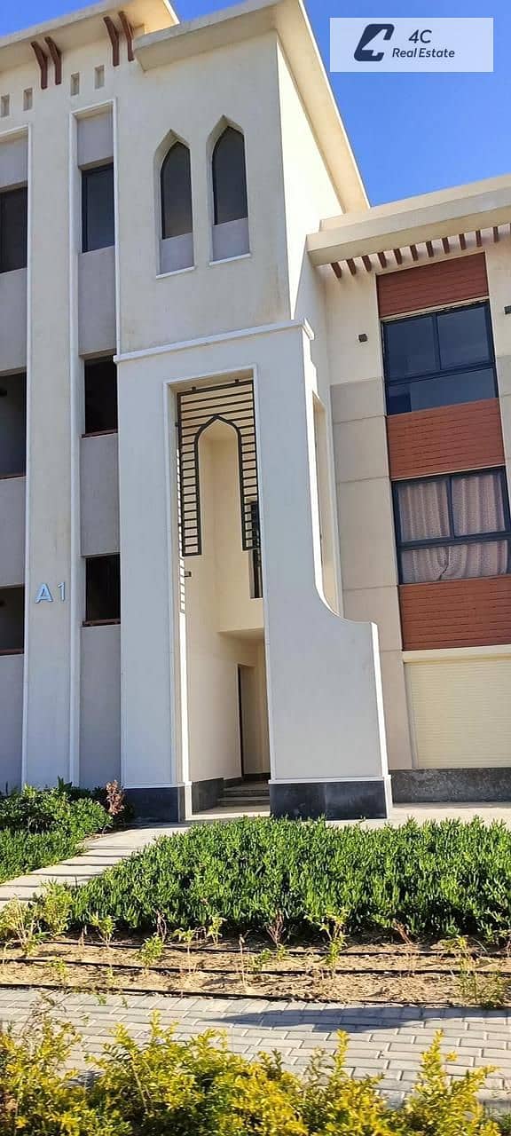 Lowest DP & Installments total price penthouse for sale 2 bdr ultra super lux finishing prime location direct lagoon view in Gaia Al Ahly Sabbour - Więcej