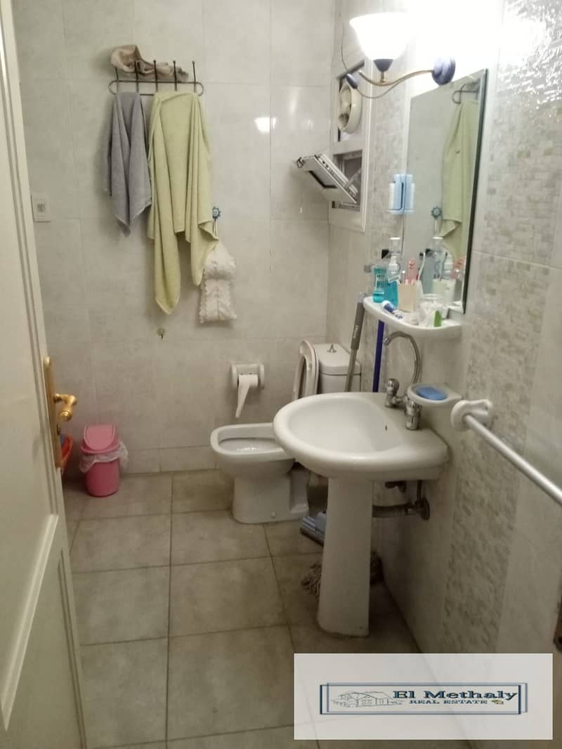 An opportunity for those interested in a ground-floor apartment with a garden (freehold) for sale in Al Rehab City, located opposite Al Rehab Mall 2. - Altro