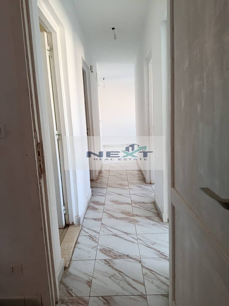 Apartment for rent in Madinaty at the lowest price, best location, and best view in B6. Area: 103 square meters. Layout: 3 bedrooms + 2 bathrooms + re - Więcej