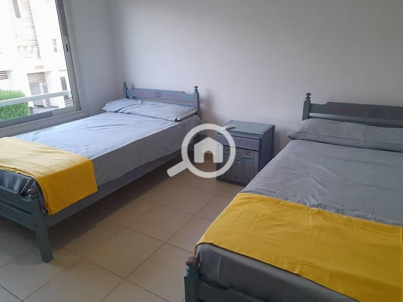 15 86829. jpg