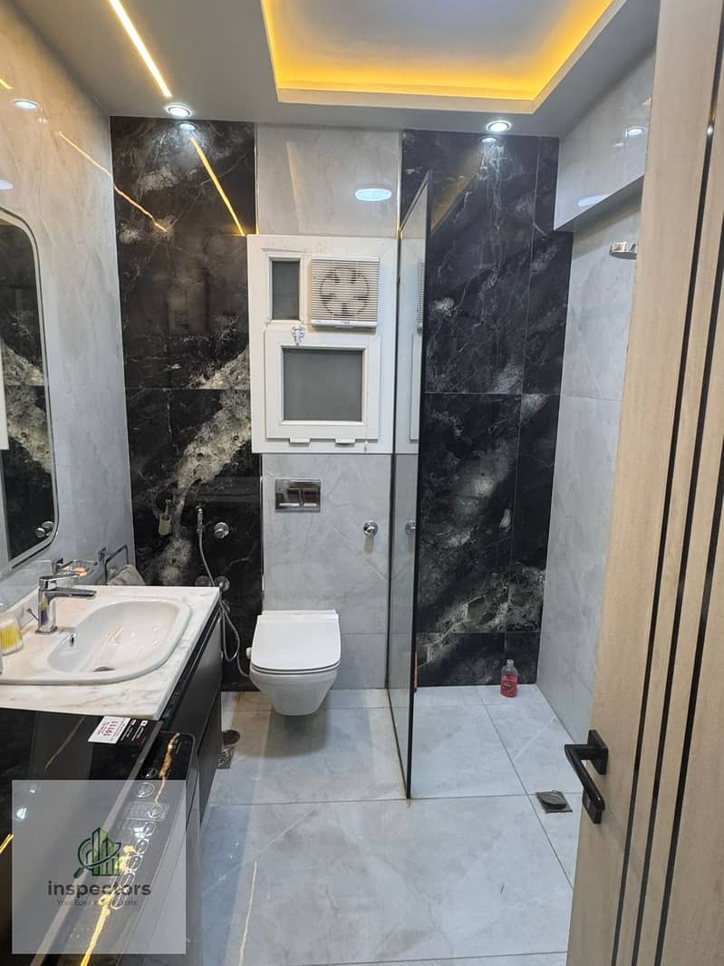 2 e9d3d67b-96f7-4ee4-bed5-f09cc108f378. jpg