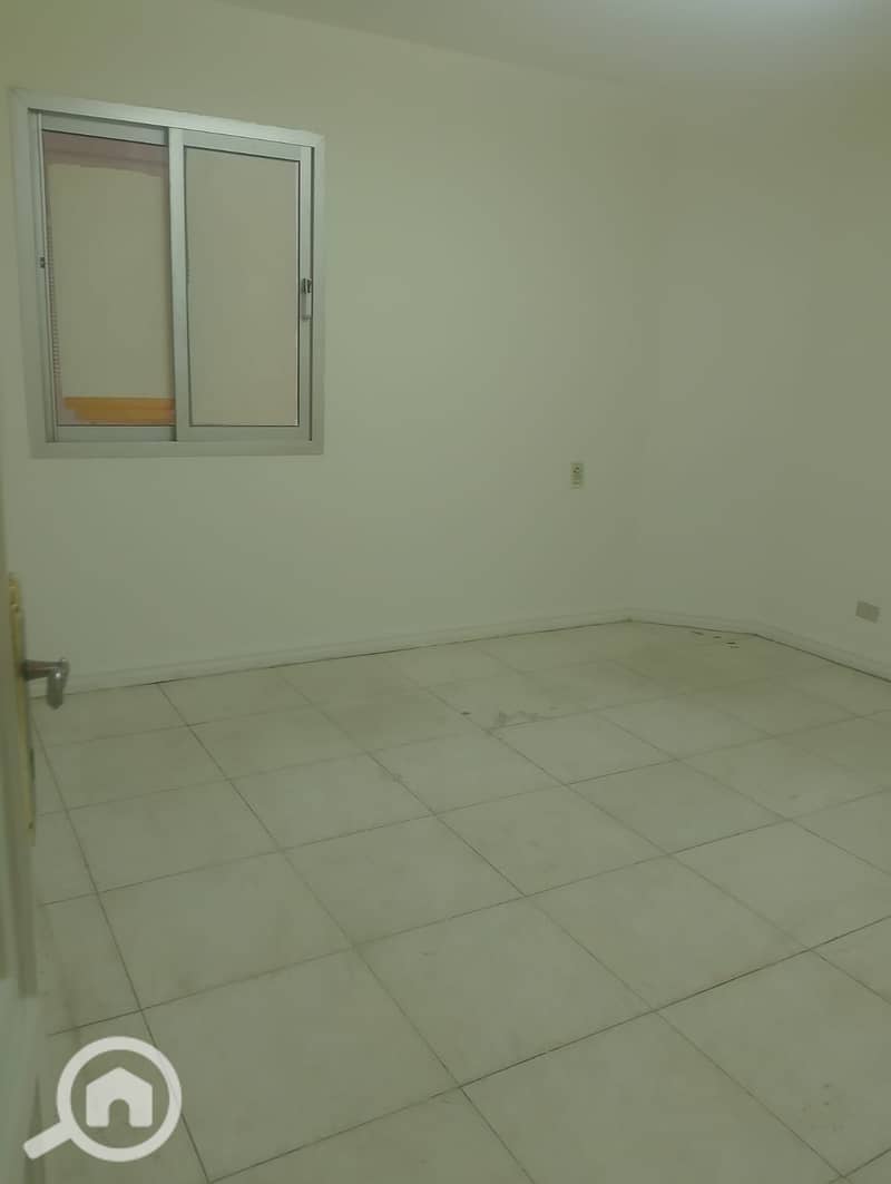 4 1000439872. jpg