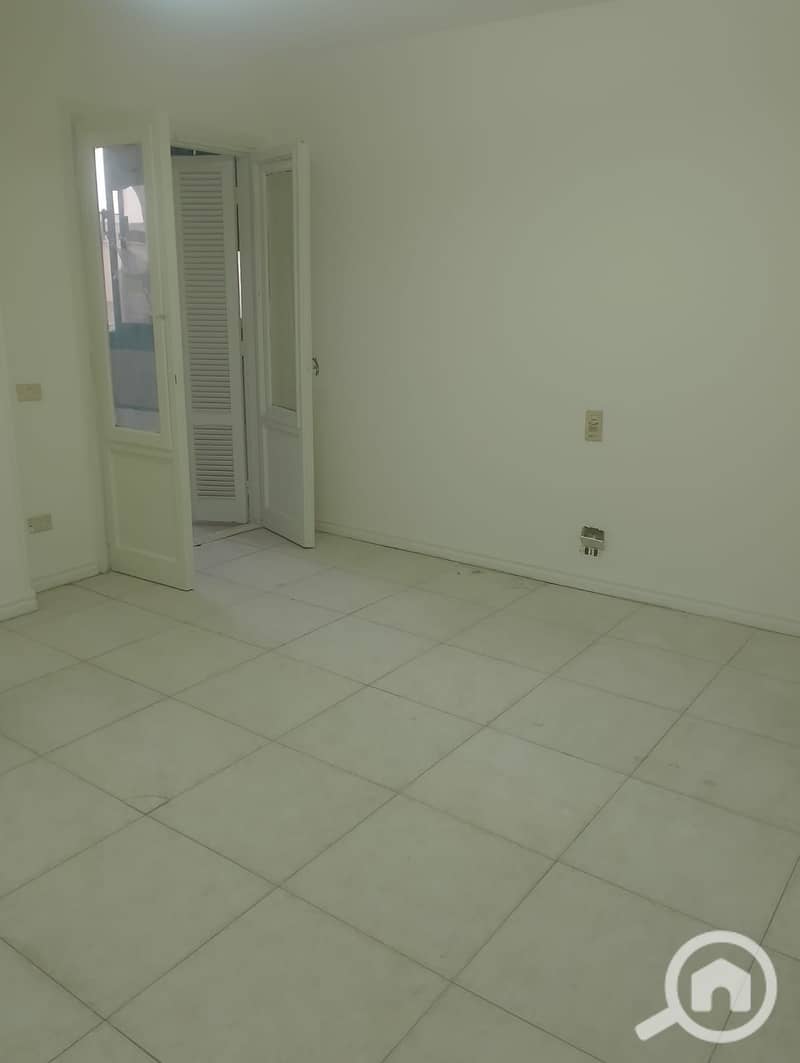 5 1000439873. jpg