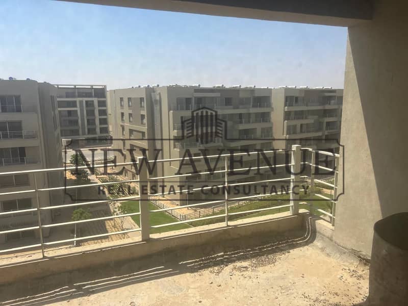 under market price Apartment VIEW WIDE garden 202 meter in capital gardens ready to move prime location - Aanzicht 3