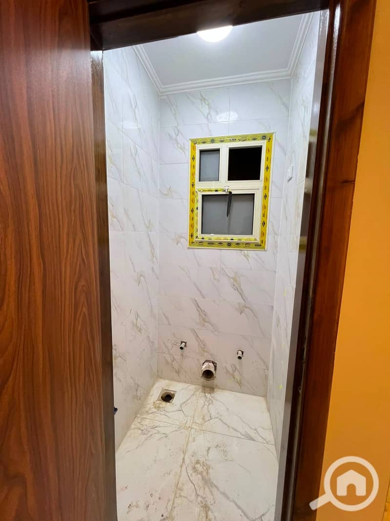 4 1000835140. jpg