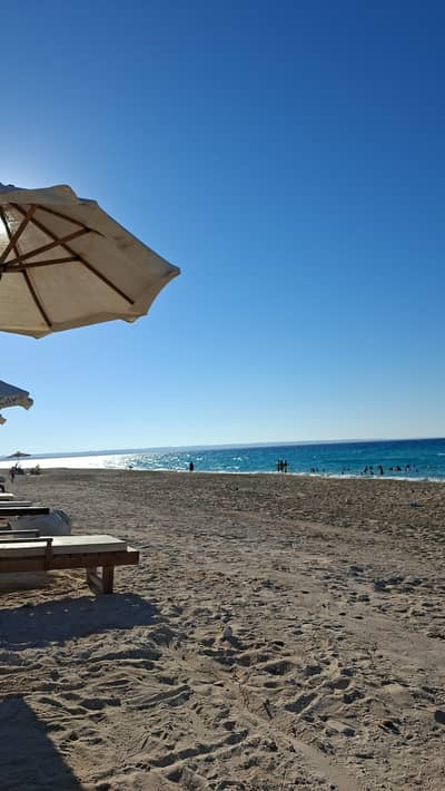 2 Bedroom Chalet for Sale in North Coast, Matruh - شاليه بحرى على بعد ١٣٠ متر من البحر sea view