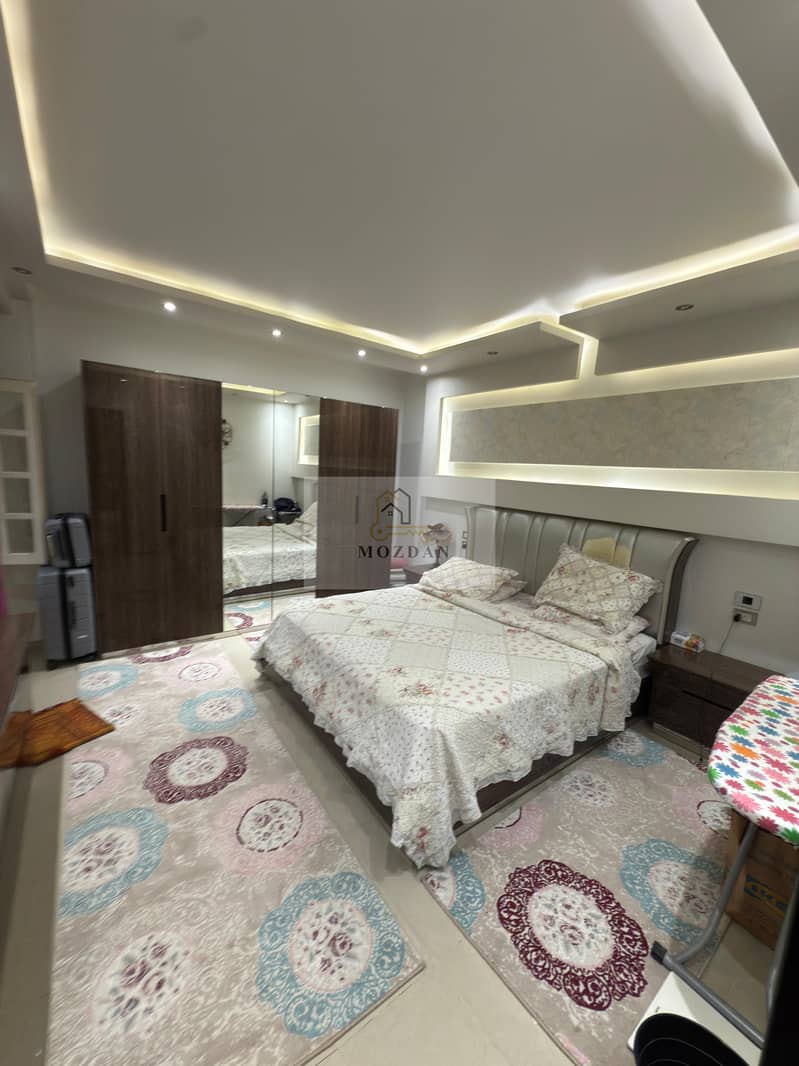 Ultra Super Lux apartment for rent, furnished, with hotel finishing at the highest level, open view in front of Carrefour Zahra Al-Maadi - Vista 4