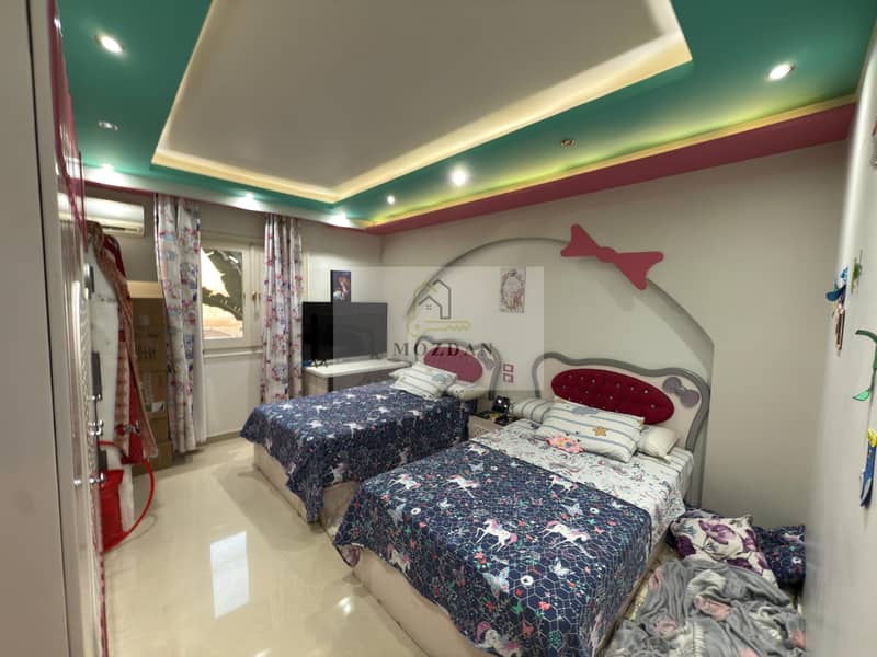Ultra Super Lux apartment for rent, furnished, with hotel finishing at the highest level, open view in front of Carrefour Zahra Al-Maadi - Vista 5