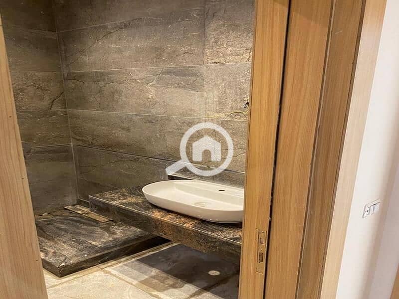 22 dac21fee-5e07-4ba8-9262-e4e9667d4ae3. jpg
