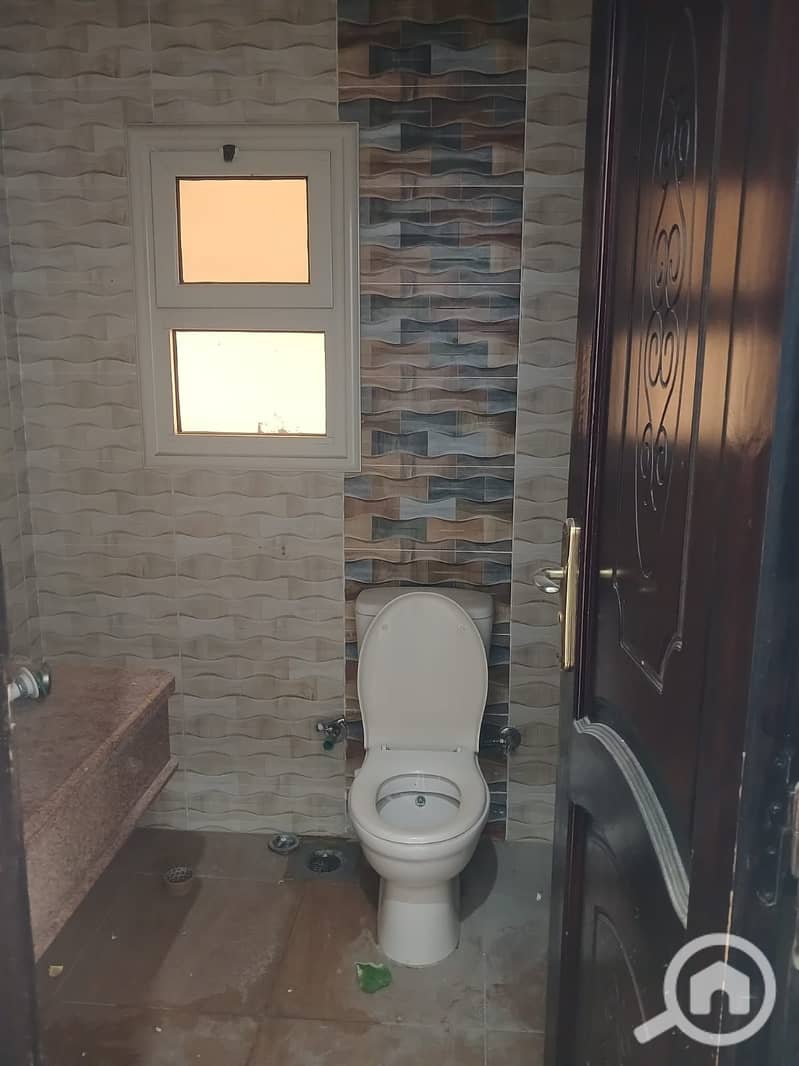 8 1000788759. jpg