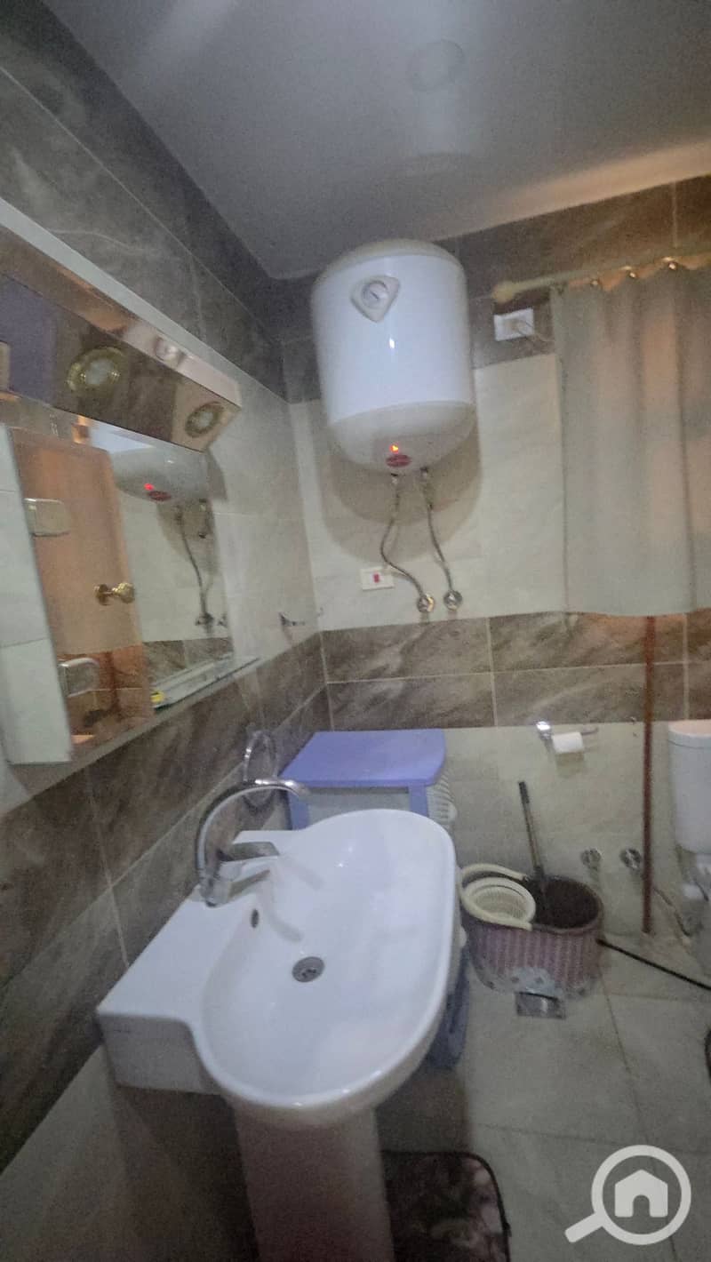 4 1000787857. jpg