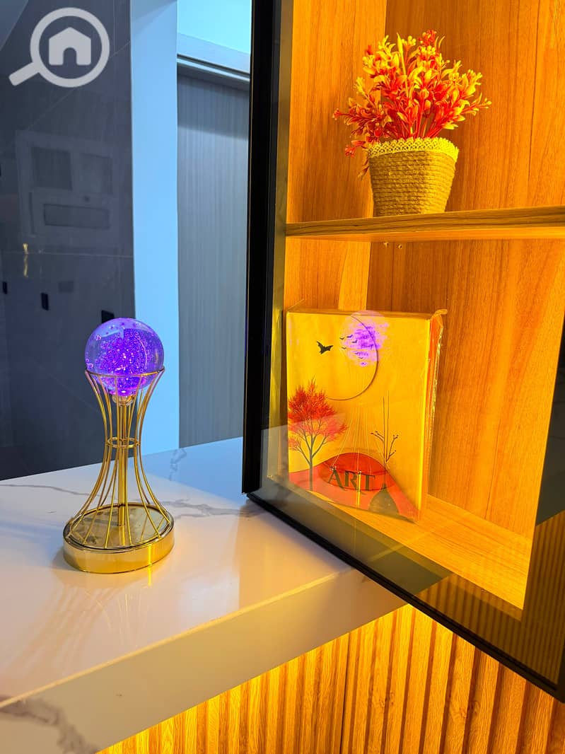 8 1000979810. jpg