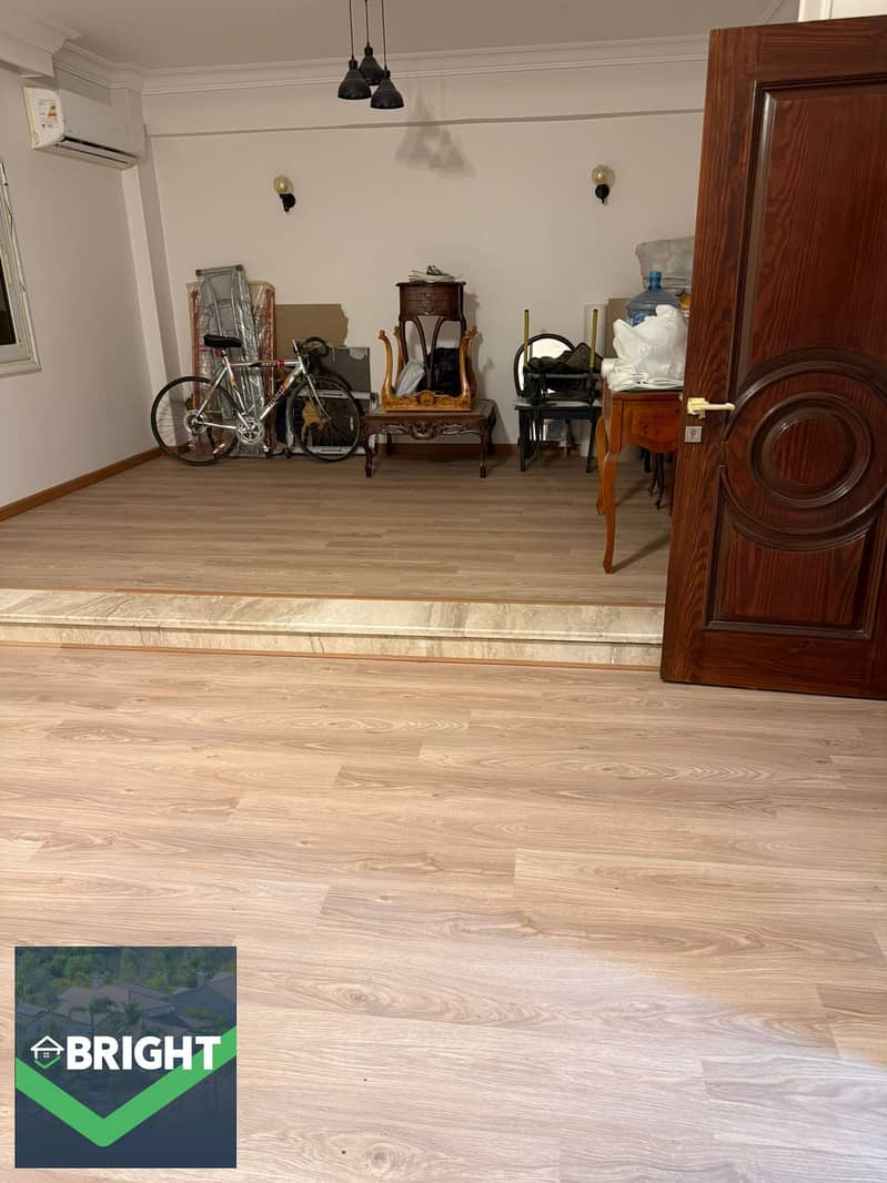 Unbeatable price: 200m² apartment, ready for immediate handover, ultra-super-lux finish. Prime location with a distinctive view—available for a limite - Więcej