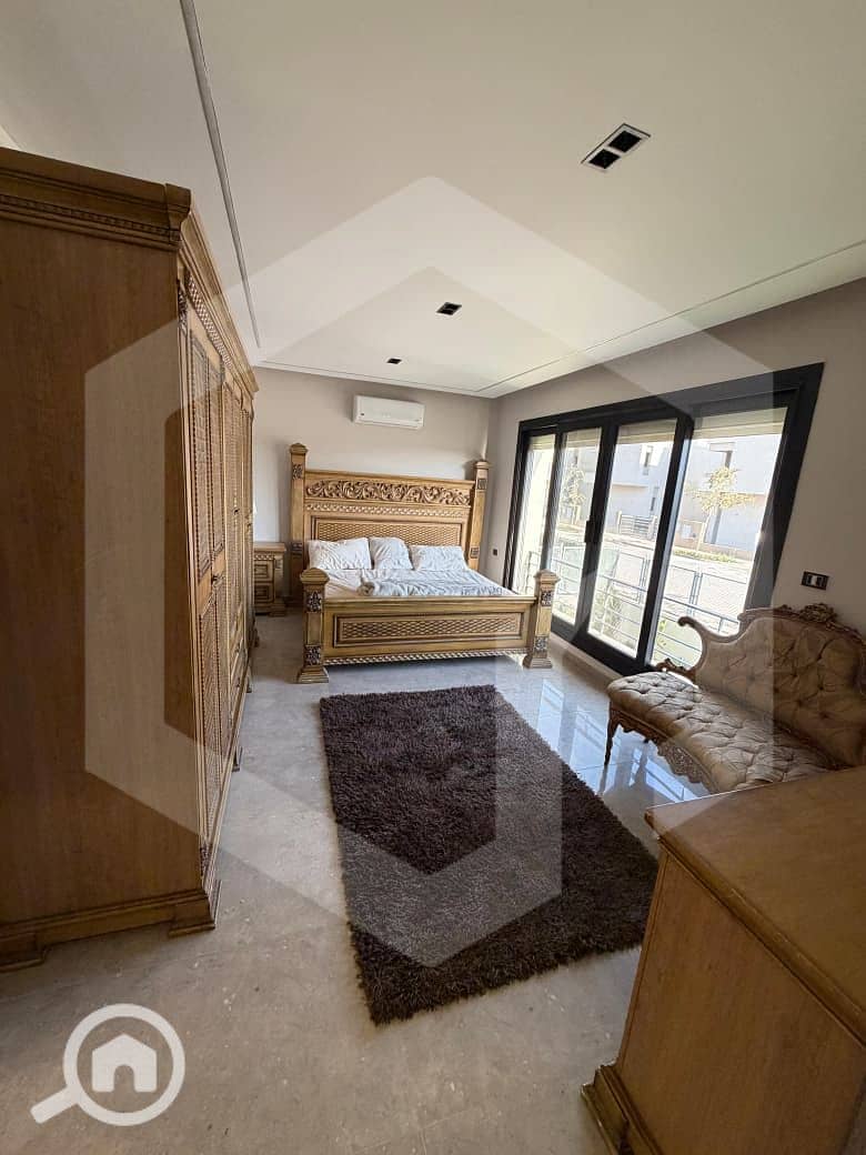 Villa Fully Furnished with a Private Garden for rent in The Crown, Palm Hills, 6th Of October City . . . . . . . . . . . . . . . . . . . . . - Vista 5