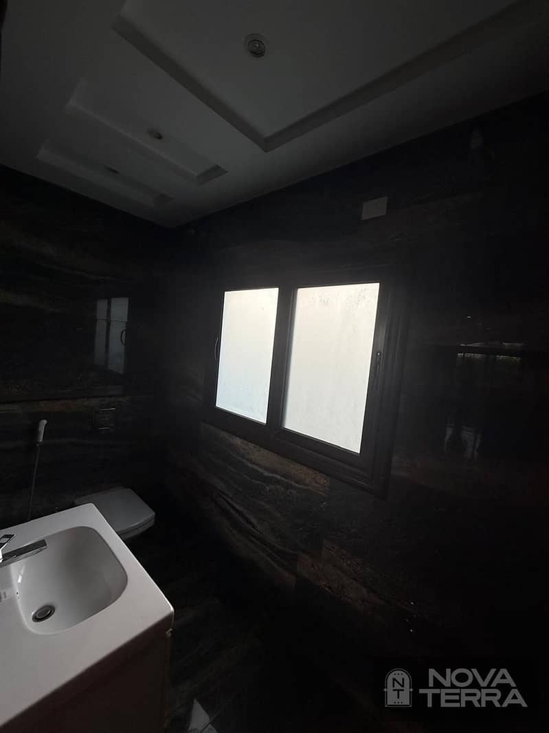 4 image-04. jpeg