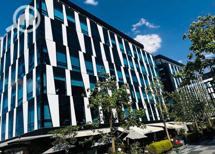 Office Fully finished for rent in park st. 90m el sheikh zayed - Vista 4