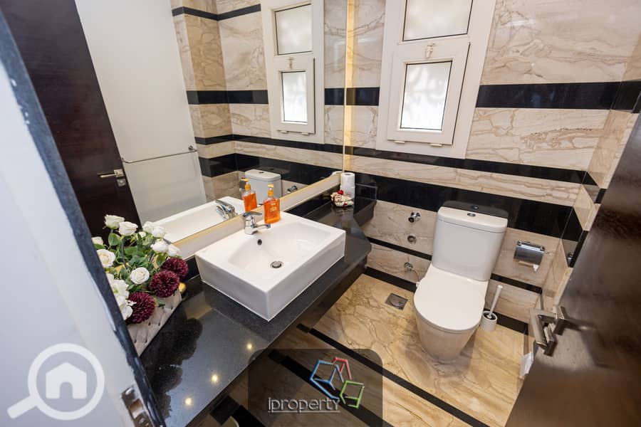 12 12. jpg