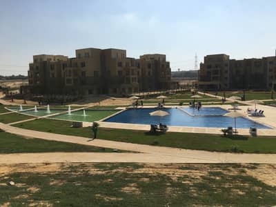 3 Bedroom Flat for Rent in 6th of October, Giza - شقة للايجار في 6 اكتوبر من المالك مباشر Palm Parks - Pool & Parks View
