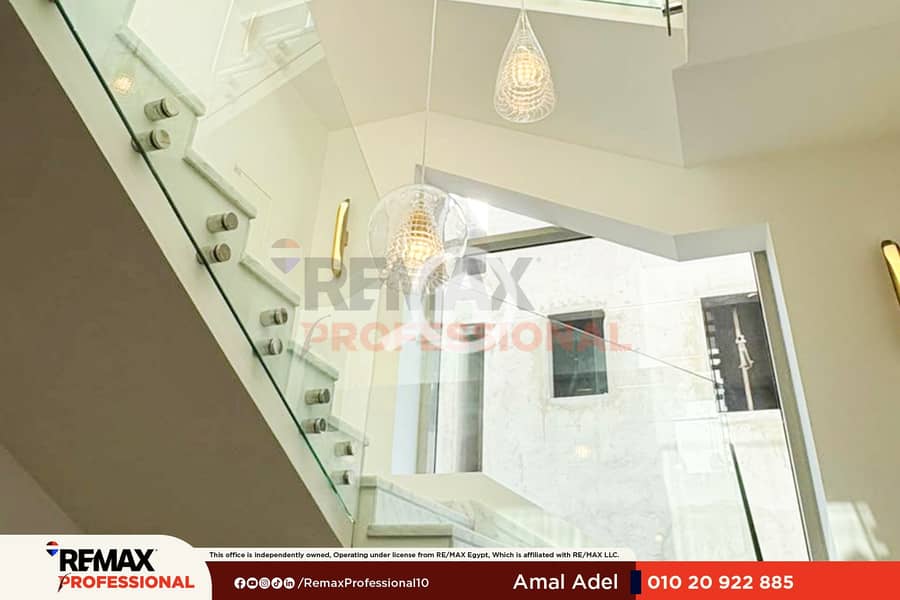 11 b5acb8f1-f20c-444f-bc8d-5853bfadeb11. png