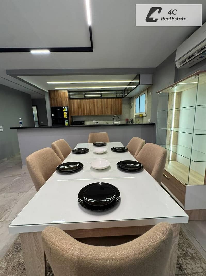 Fully furnished apartment with a private garden at the lowest price in Taj City directly opposite the airport with a distinctive layout ready for view - Bild 5