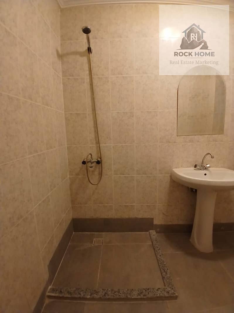 10 1000256523. jpg
