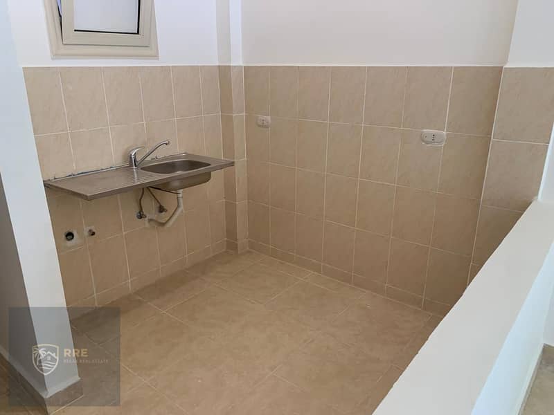 4 65ffb685-bec2-4566-8213-de23427198cd. jpg
