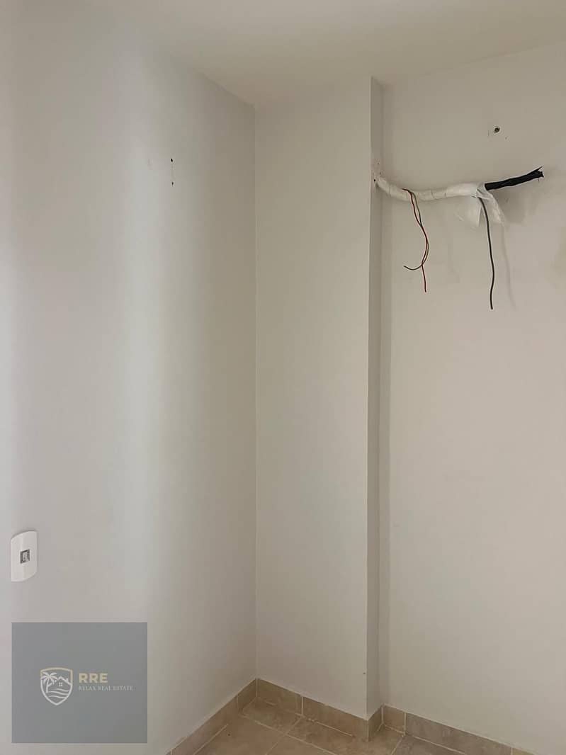 17 ec58bf0c-156e-4a18-8266-194aab9603d0. jpg