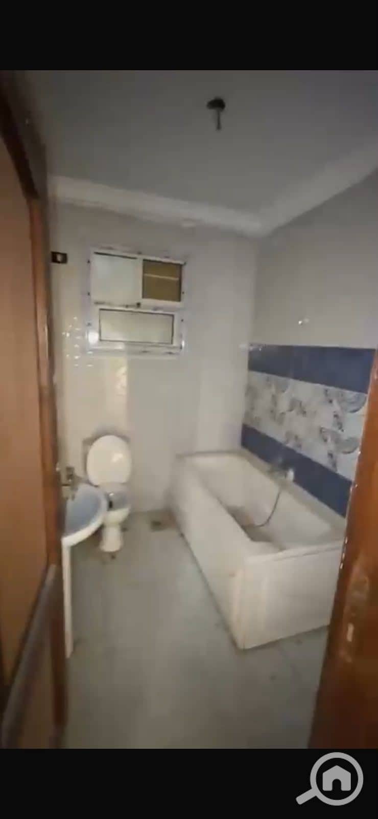 8 1000478027. jpg
