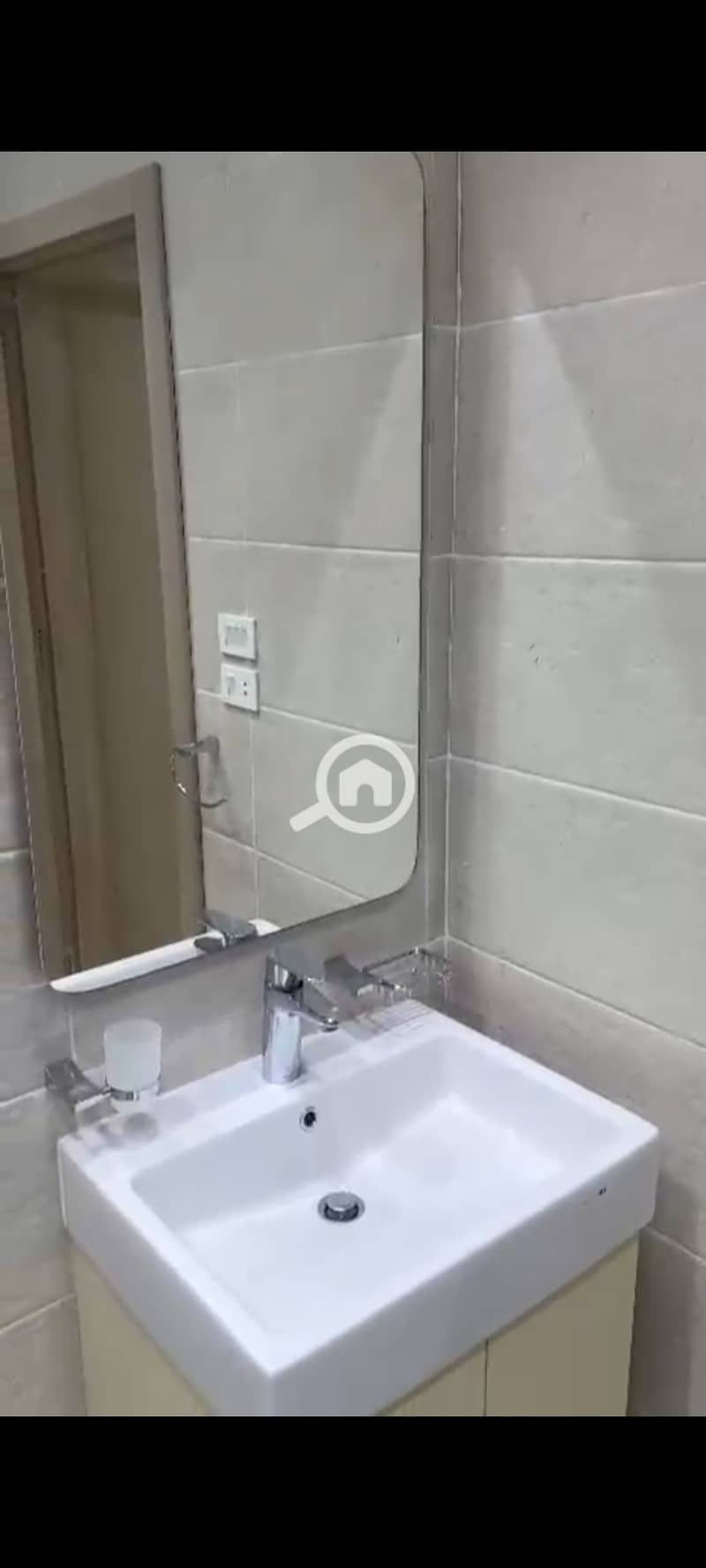 8 1000667808. jpg